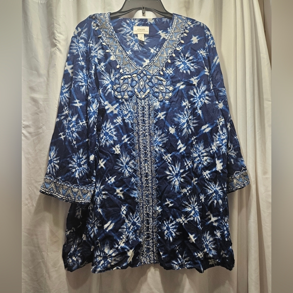 Chico’s 30 Unforgettable Years Women’s Size 3 V Neck Blouse!